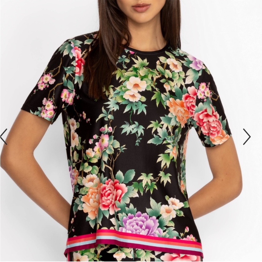 💥 HOT SALE💥 NWT Johnny Was Bee Active Le Jardin Cross Back Tee size XL - Picture 2 of 6